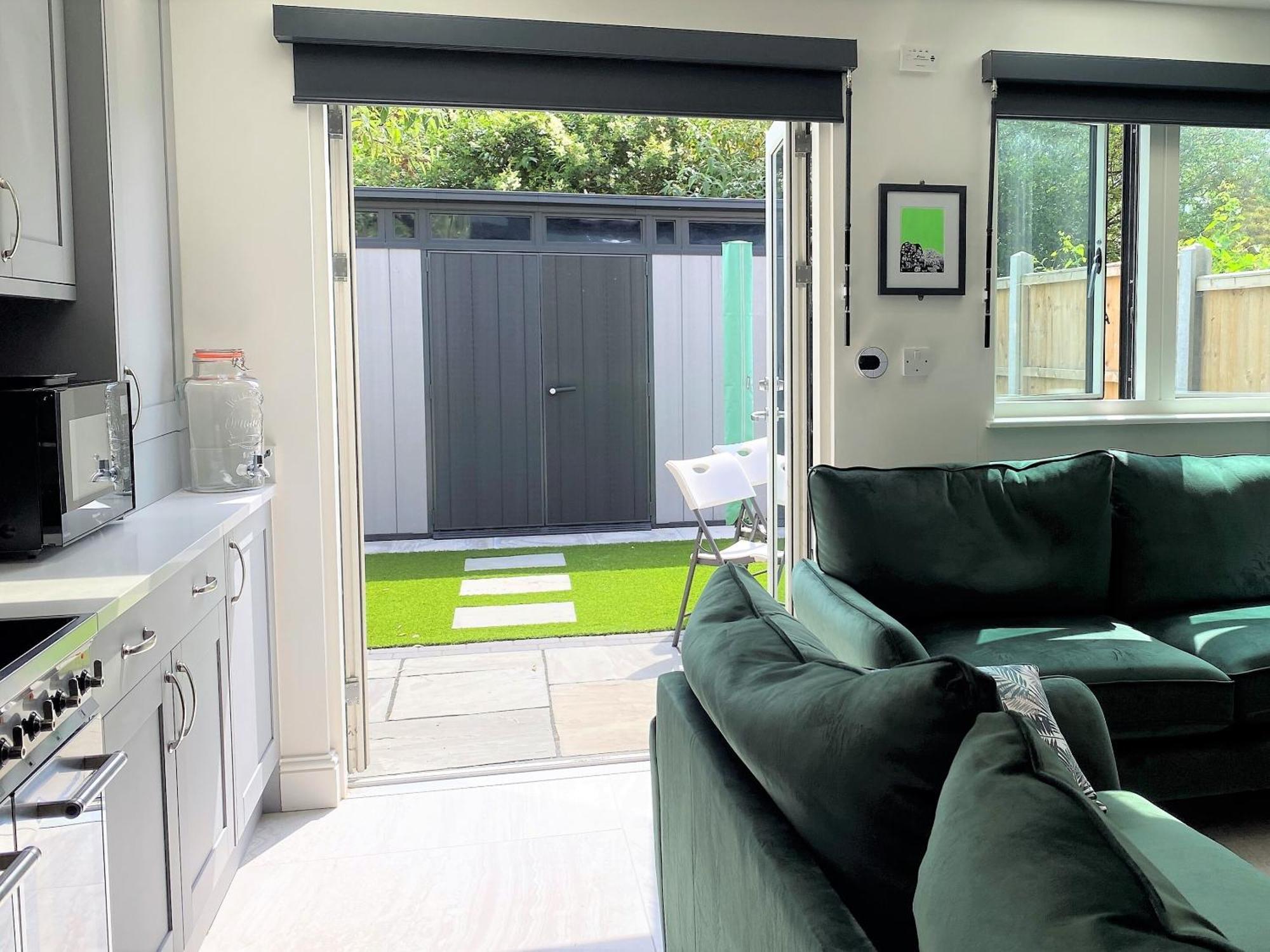 Superb Townhouse Near Vibrant Gloucester Road Bristol Exterior foto